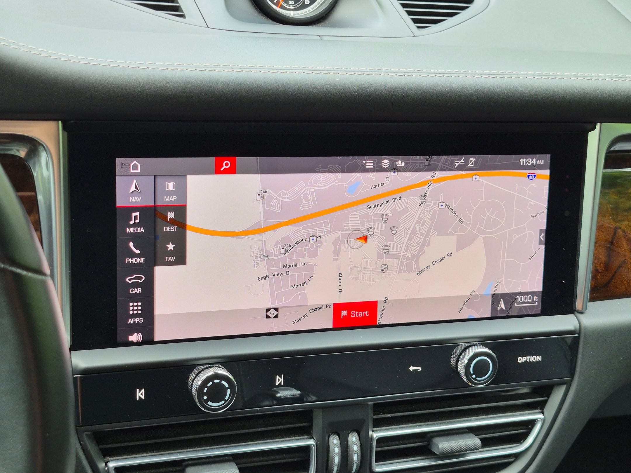 Certified 2022 Porsche Macan S AWD/4WD image 16