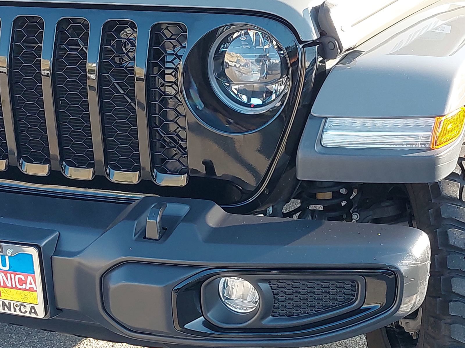 Used 2023 Jeep Gladiator Sport AWD/4WD image 28