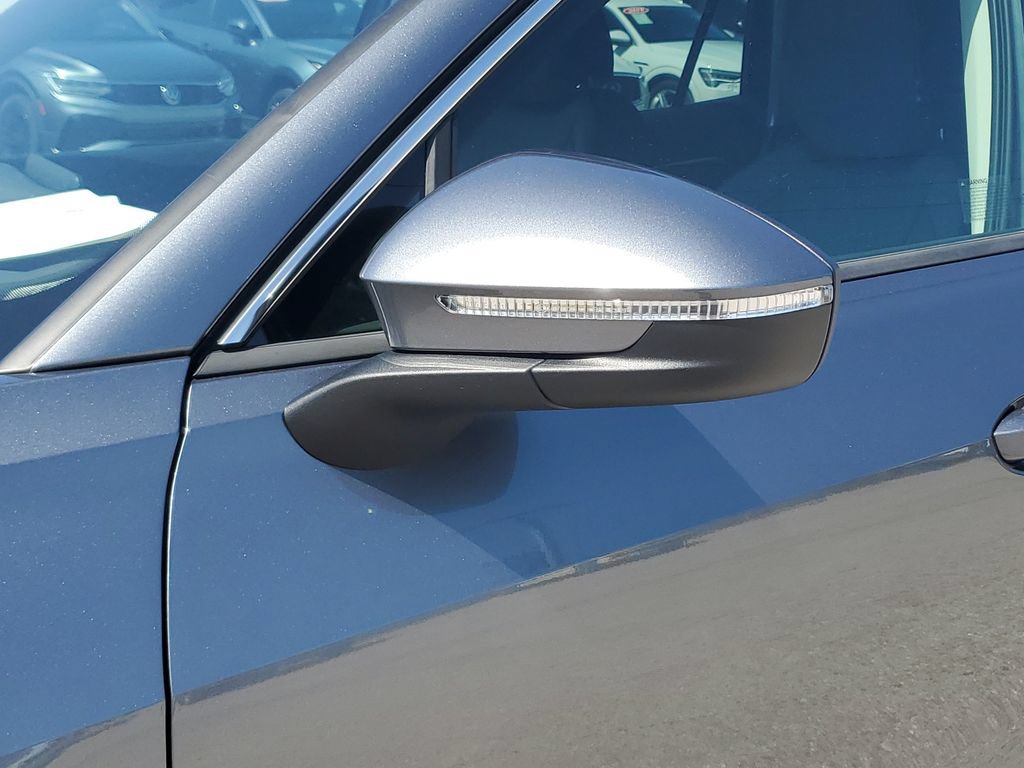Certified 2026 Volkswagen Tiguan SE FWD image 14