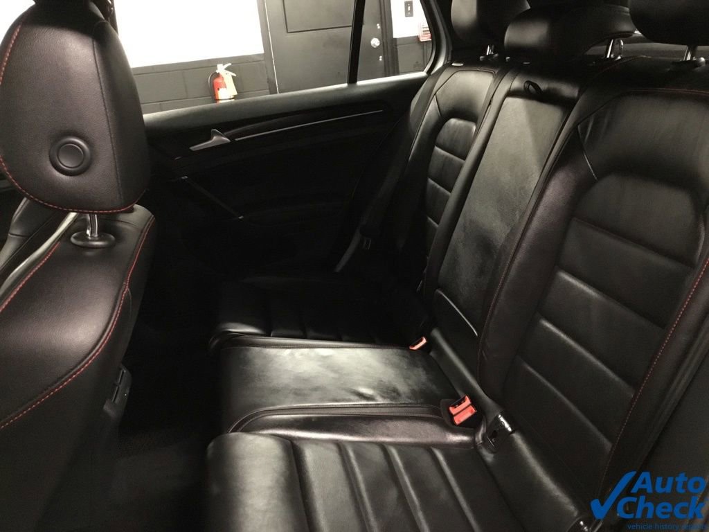 Used 2017 Volkswagen GTI SE image 29
