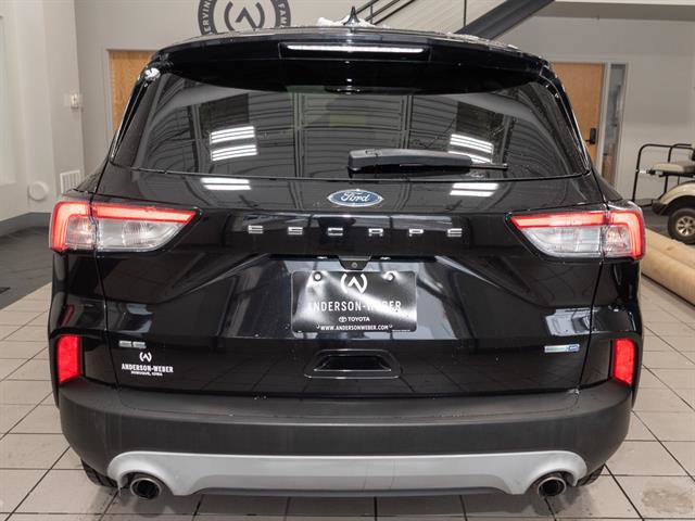Used 2020 Ford Escape SE image 19