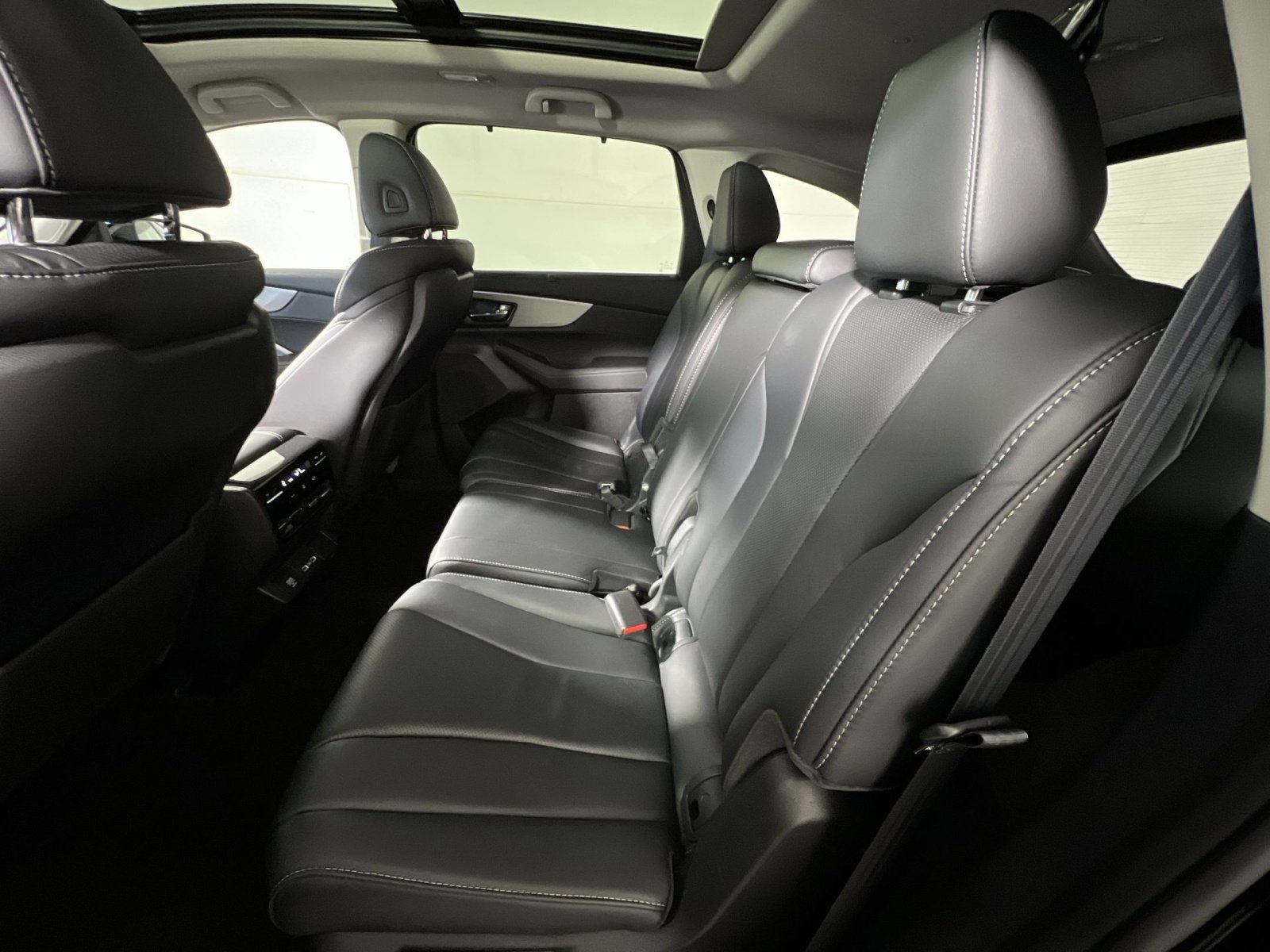 Used 2023 Acura MDX SH-AWD w/ Technology Package image 25