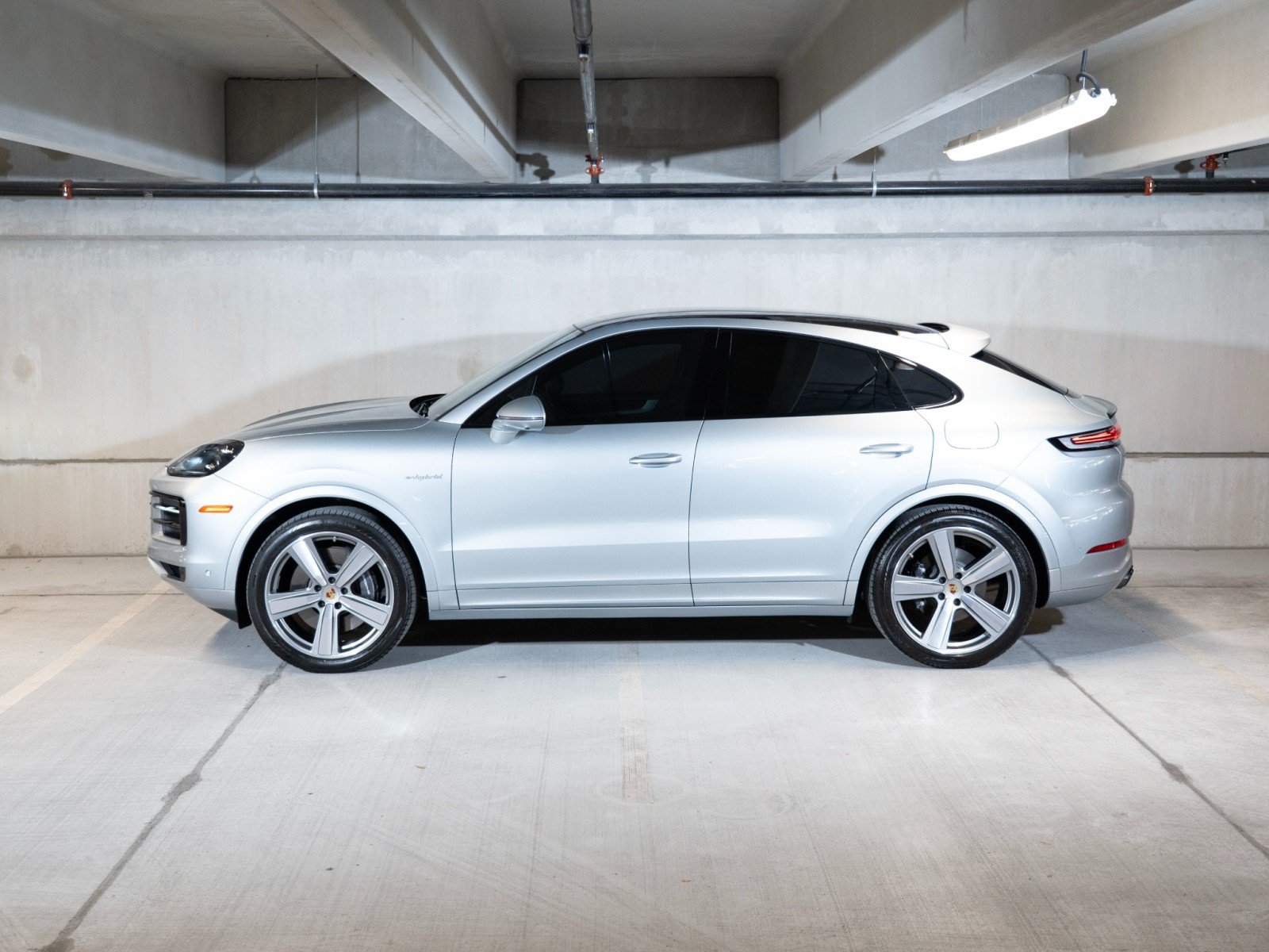 Certified 2024 Porsche Cayenne GTS AWD/4WD image 2