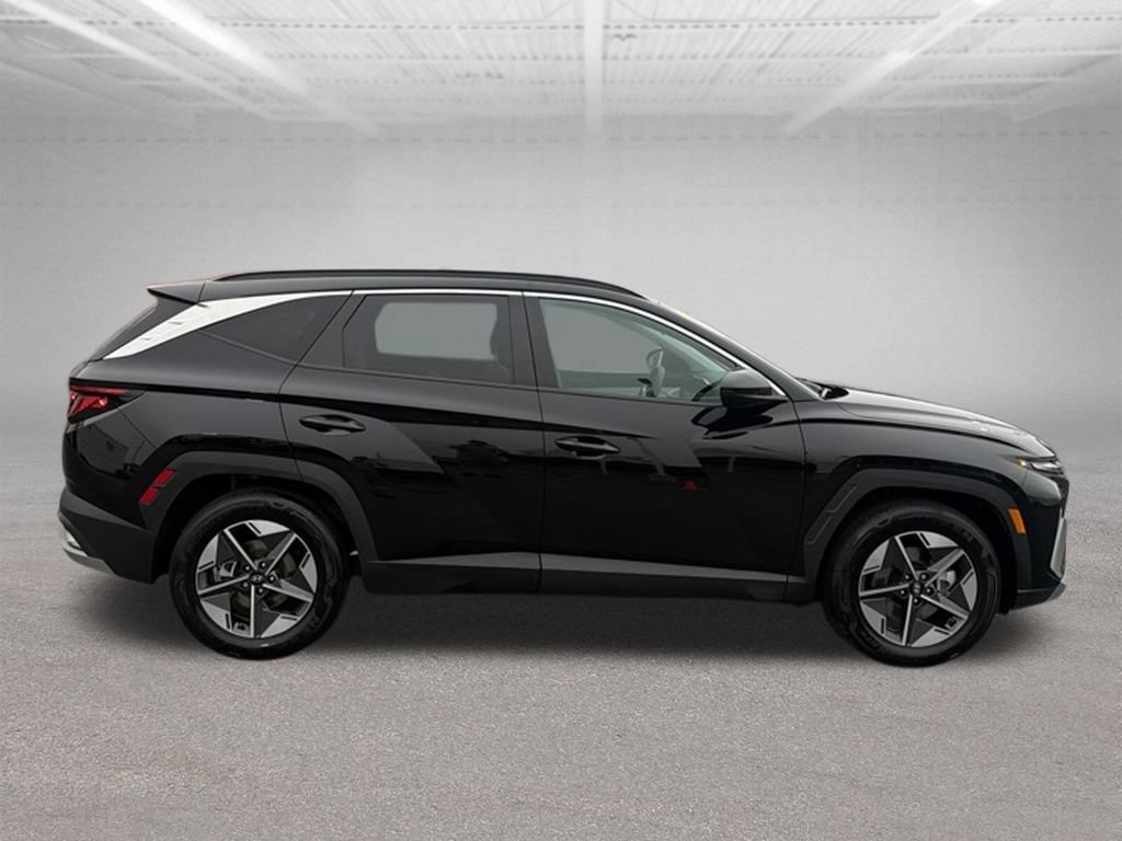 Used 2025 Hyundai Tucson SEL FWD image 14