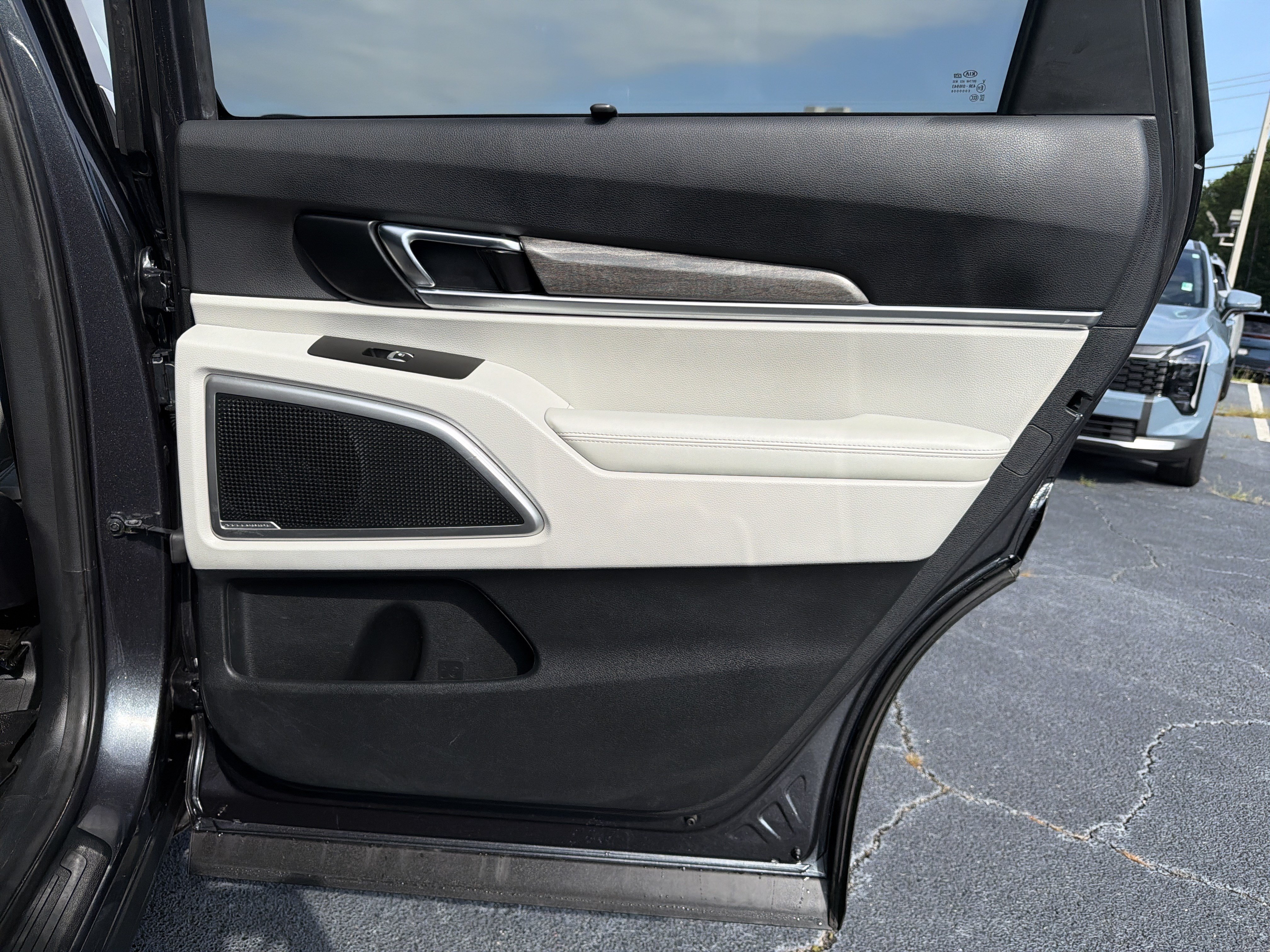Used 2020 Kia Telluride EX FWD image 17