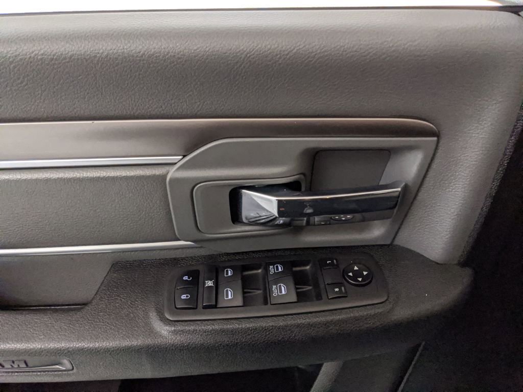 Used 2023 RAM 1500 Classic SLT AWD/4WD image 16