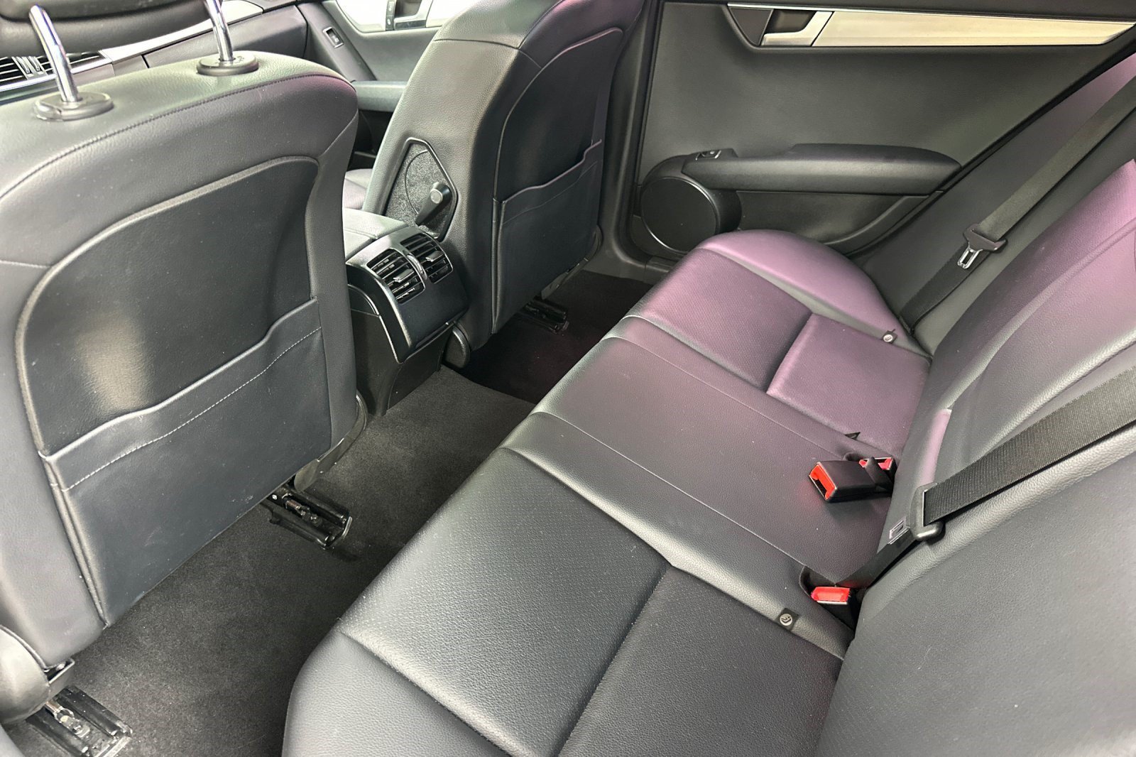 Used 2013 Mercedes-Benz C 250 Sedan image 23