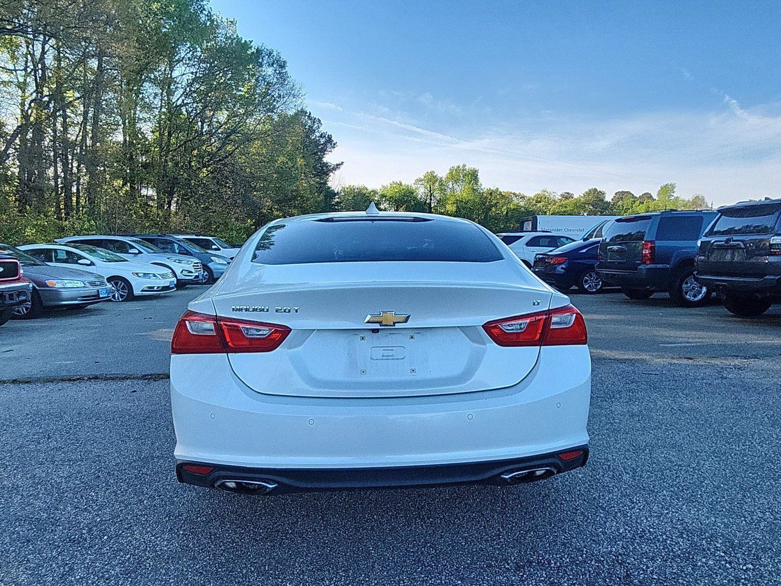 Used 2016 Chevrolet Malibu LT FWD image 4
