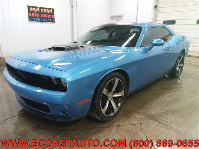 Used 2015 Dodge Challenger R/T RWD image 3