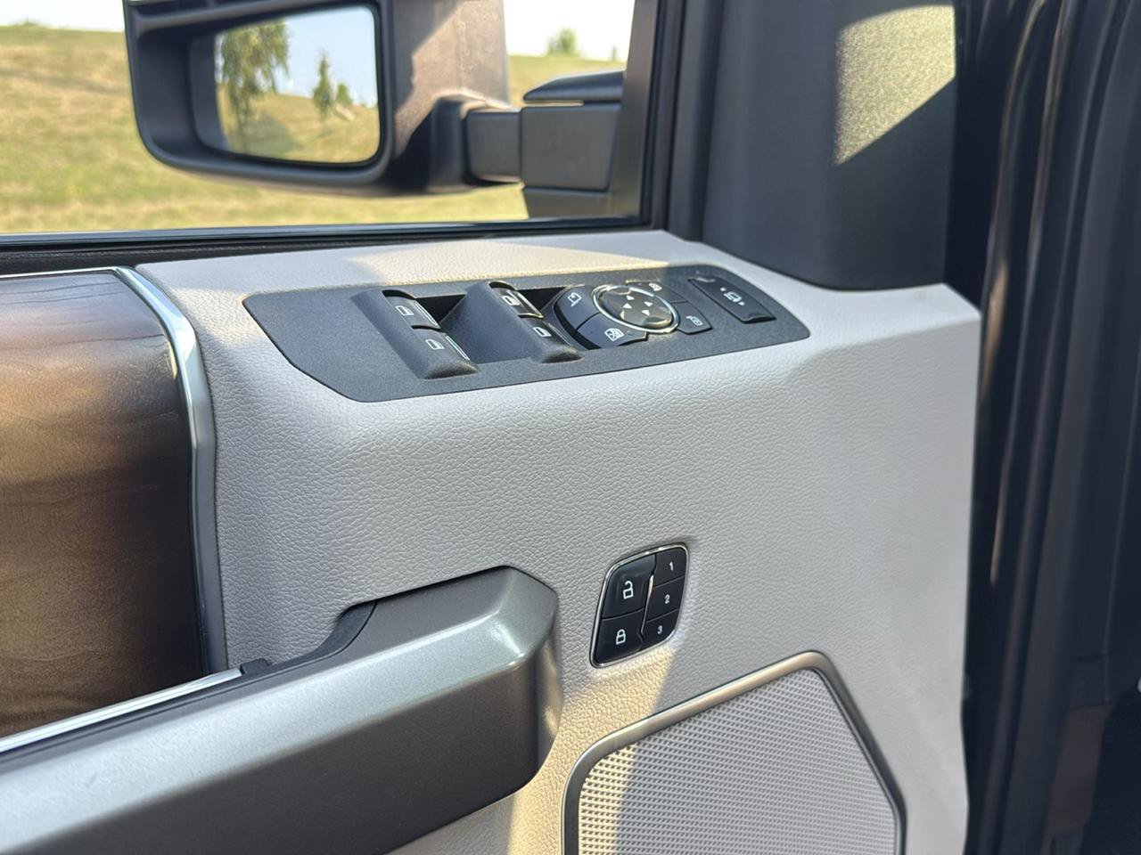 Used 2018 Ford F350 Limited w/ FX4 4x4 Off Road Package image 15