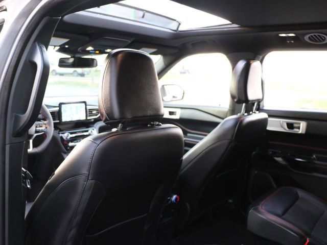 Used 2024 Ford Explorer ST-Line w/ Class IV Trailer Tow Package image 15