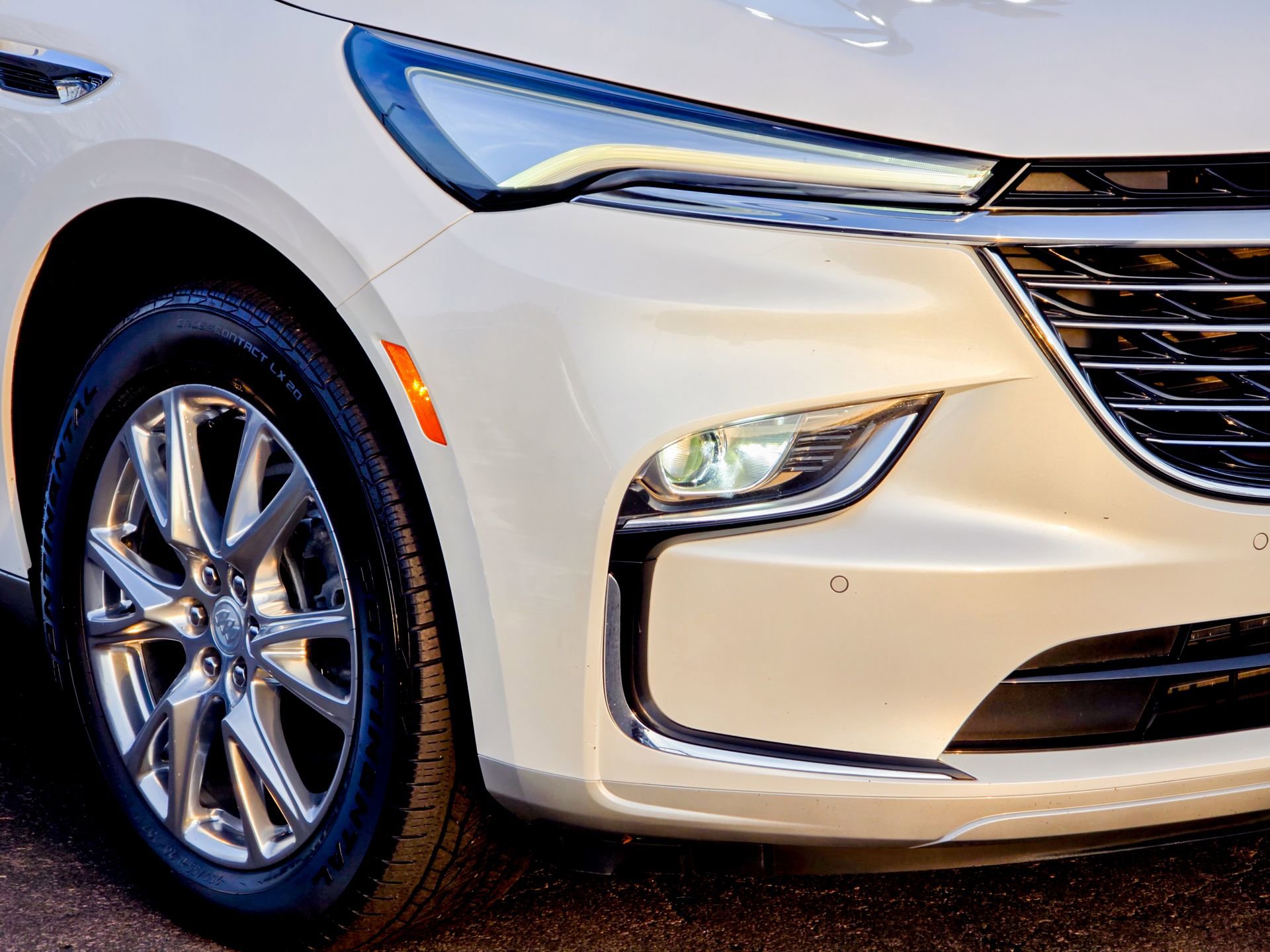 Used 2022 Buick Enclave Essence w/ Experience Buick Package image 8