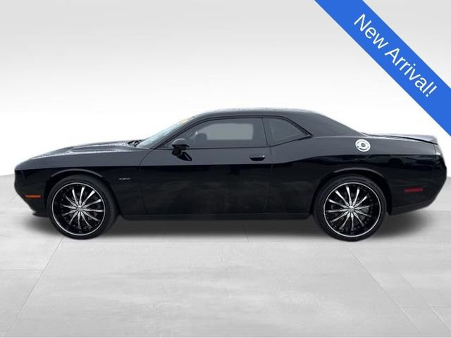 Used 2018 Dodge Challenger R/T RWD image 4
