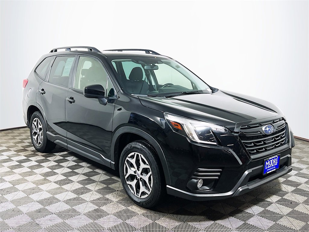 Used 2023 Subaru Forester Premium image 1