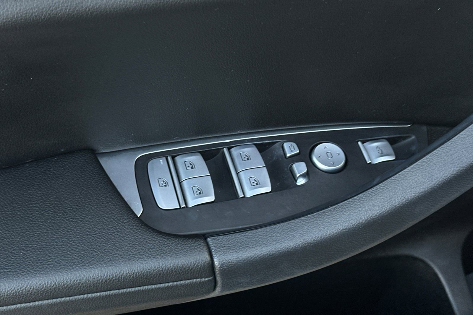 Used 2024 BMW X4 M40i image 26