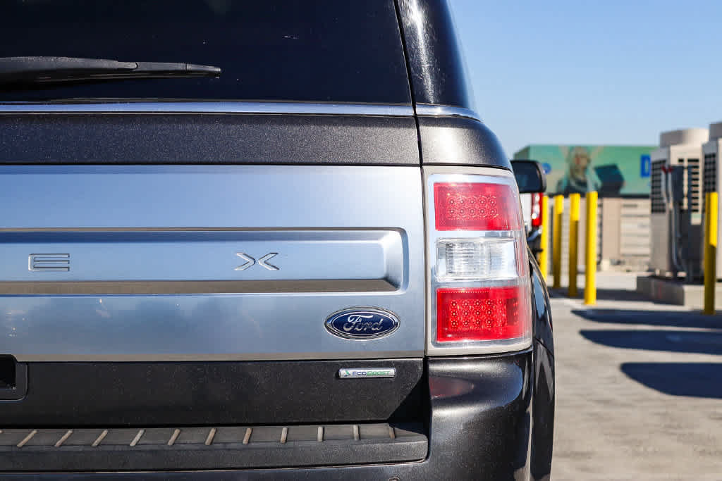 Used 2018 Ford Flex Limited w/ Equipment Group 303A AWD/4WD image 9