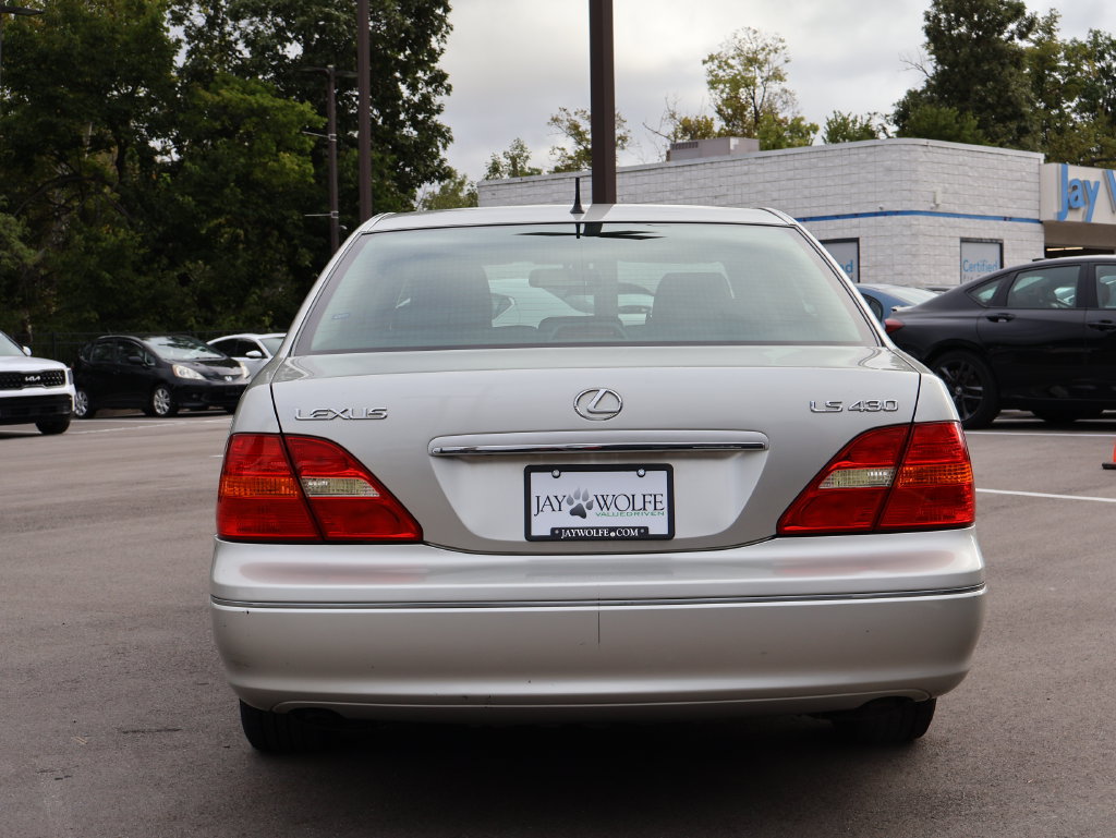 Used 2002 Lexus LS 430 RWD image 6