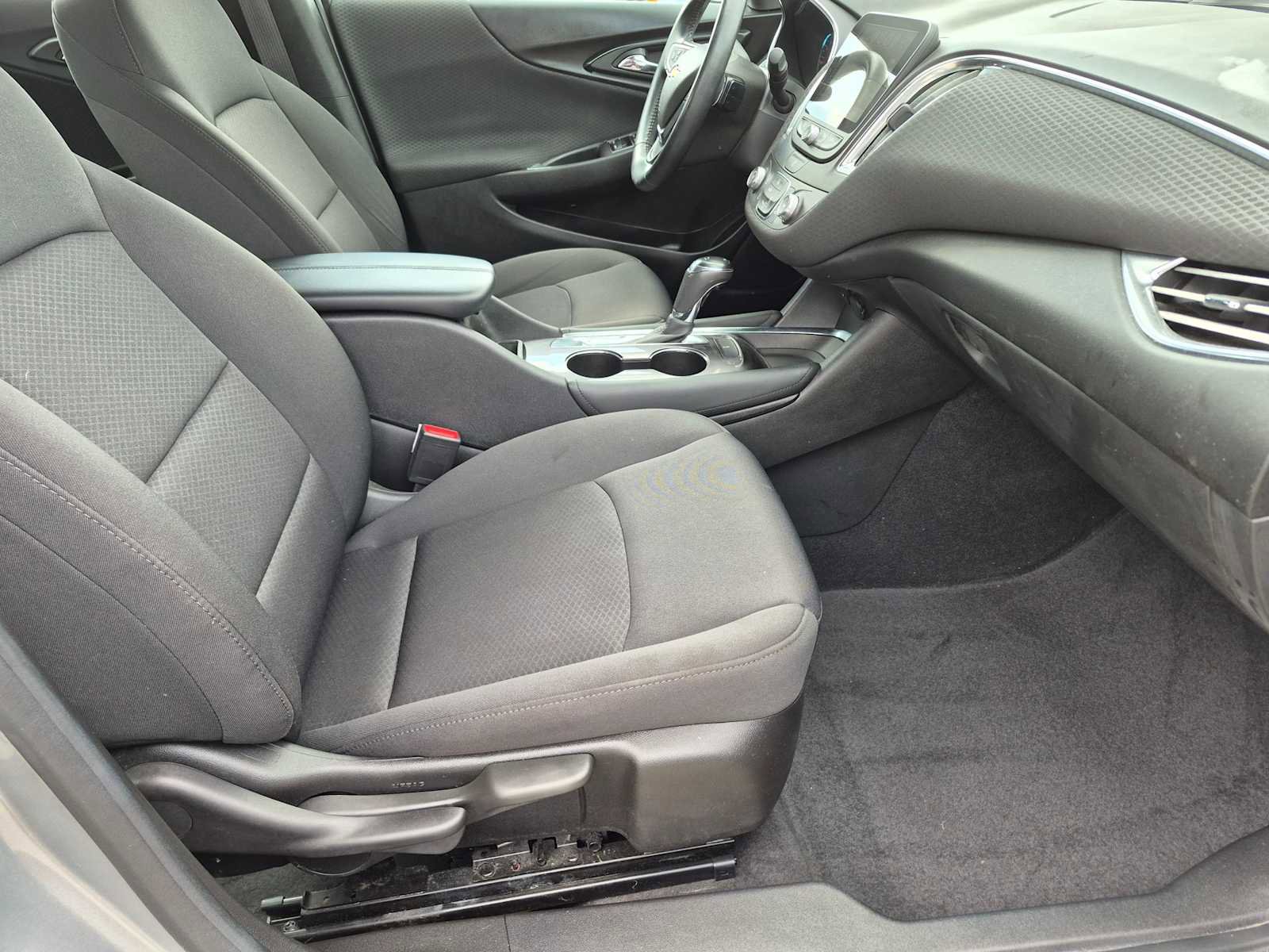 Used 2018 Chevrolet Malibu LT FWD image 17