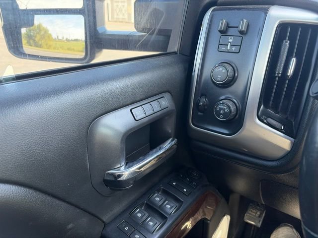 Used 2018 GMC Sierra 2500 SLT w/ Duramax Plus Package AWD/4WD image 9