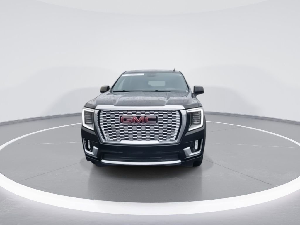Used 2024 GMC Yukon XL Denali w/ Advanced Technology Package AWD/4WD image 3