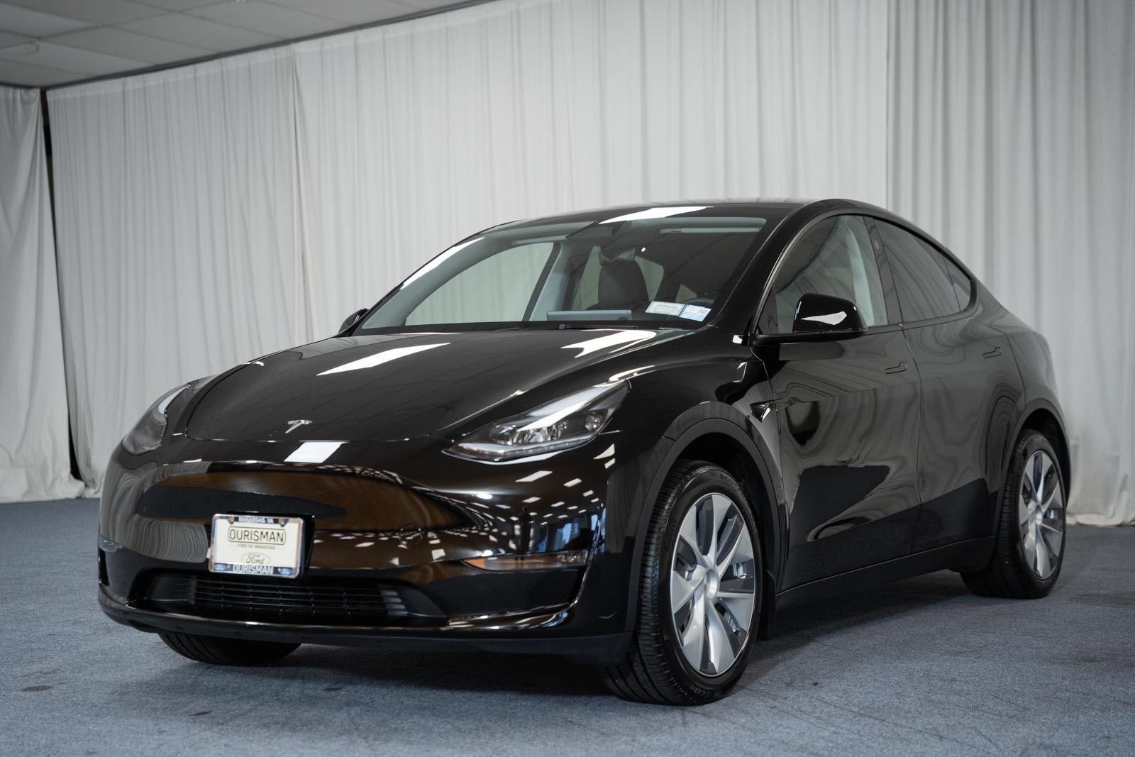 Used 2024 Tesla Model Y Long Range AWD/4WD image 3