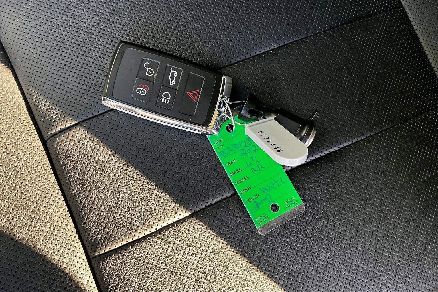 Used 2025 Land Rover Range Rover SE image 10