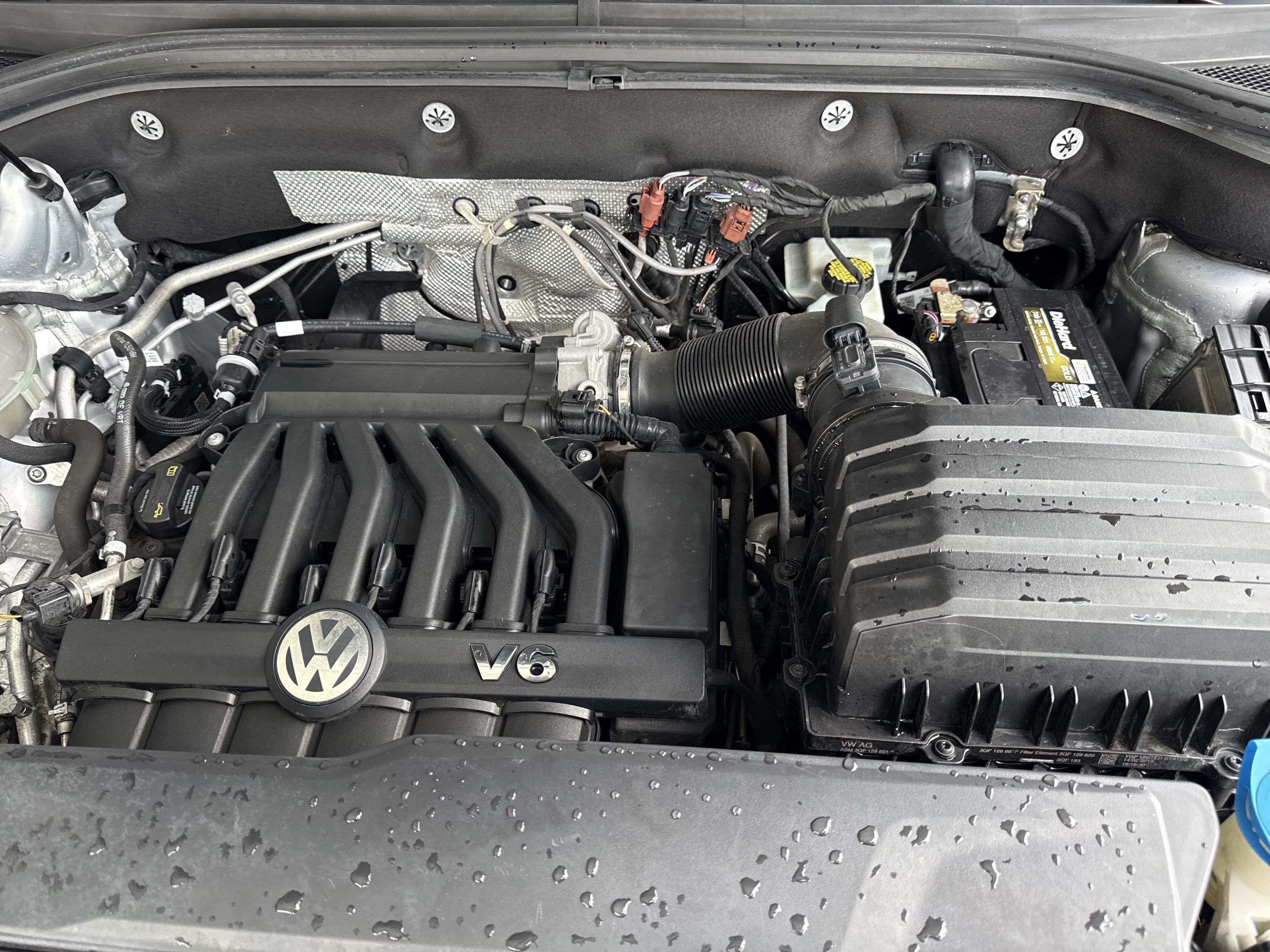 Used 2018 Volkswagen Atlas SE w/ R-Line Package FWD image 32