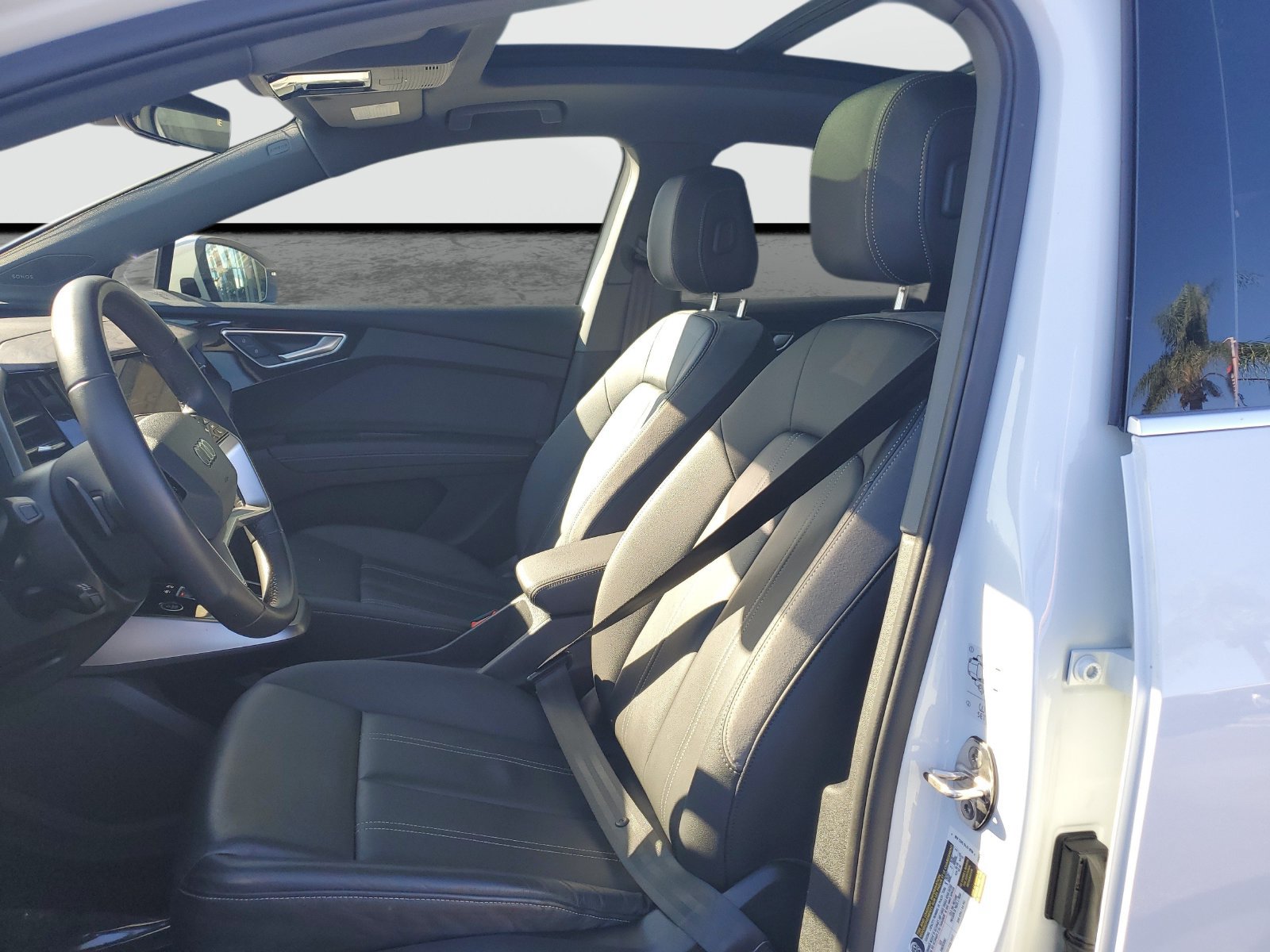Used 2024 Audi Q4 e-tron Prestige AWD/4WD image 18