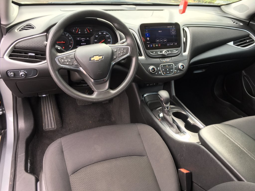 Used 2025 Chevrolet Malibu LT FWD image 23