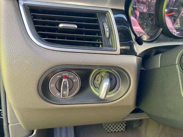 Used 2018 Porsche Macan AWD/4WD image 23