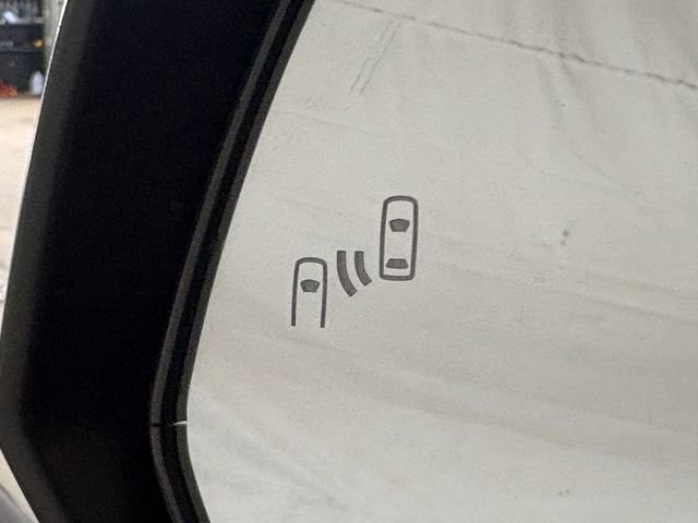 Used 2019 Toyota RAV4 Limited image 11