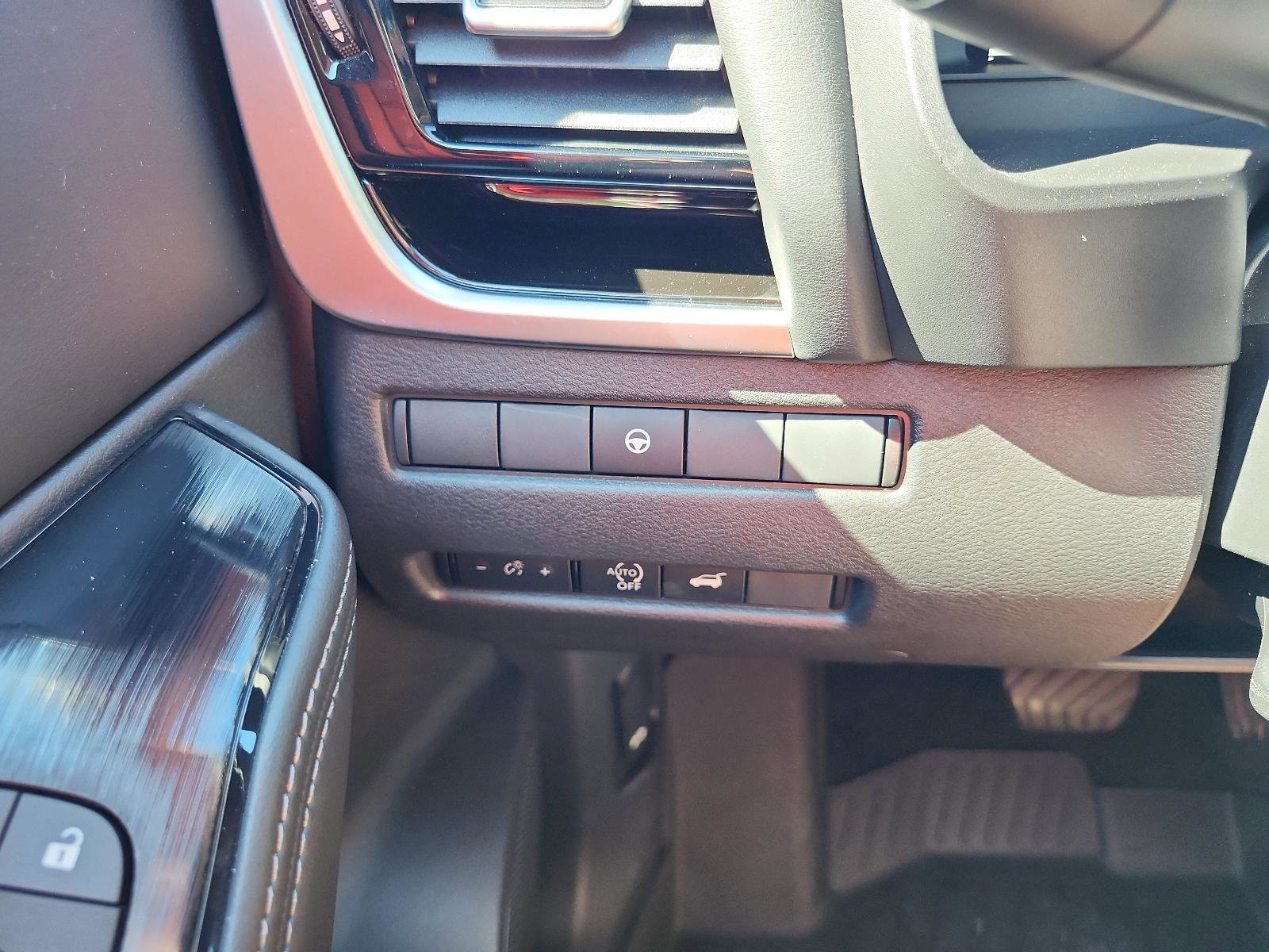 Used 2024 Nissan Rogue SL w/ SL Premium Package image 22