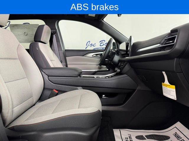 New 2026 Chevrolet Traverse LT w/ Sun and Wheel Package image 17