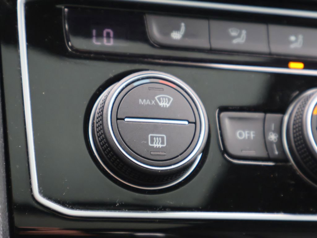 Certified 2022 Volkswagen Atlas Cross Sport SEL R-Line image 33