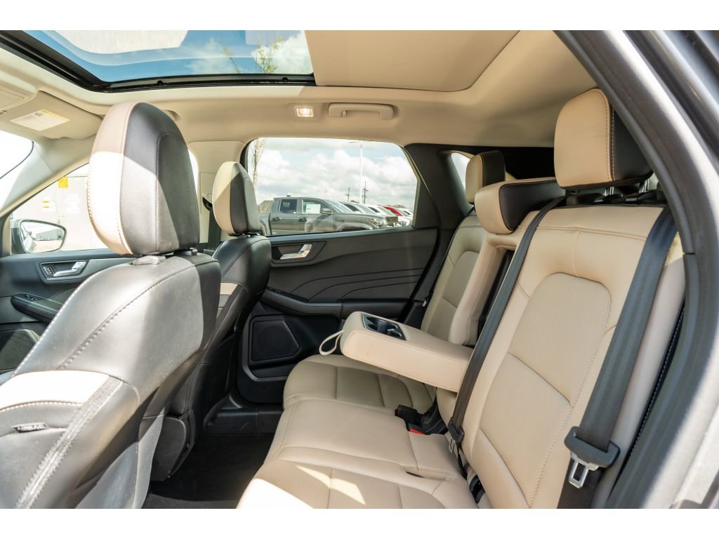 Used 2022 Ford Escape Titanium w/ Class II Trailer Tow Package image 14