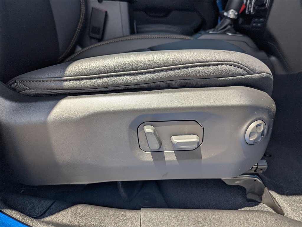 New 2025 Jeep Gladiator Sport image 38