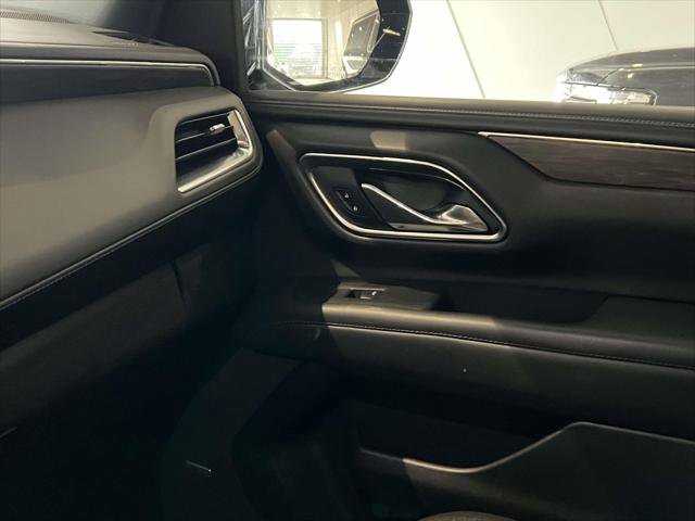 Used 2024 Chevrolet Suburban LT image 33