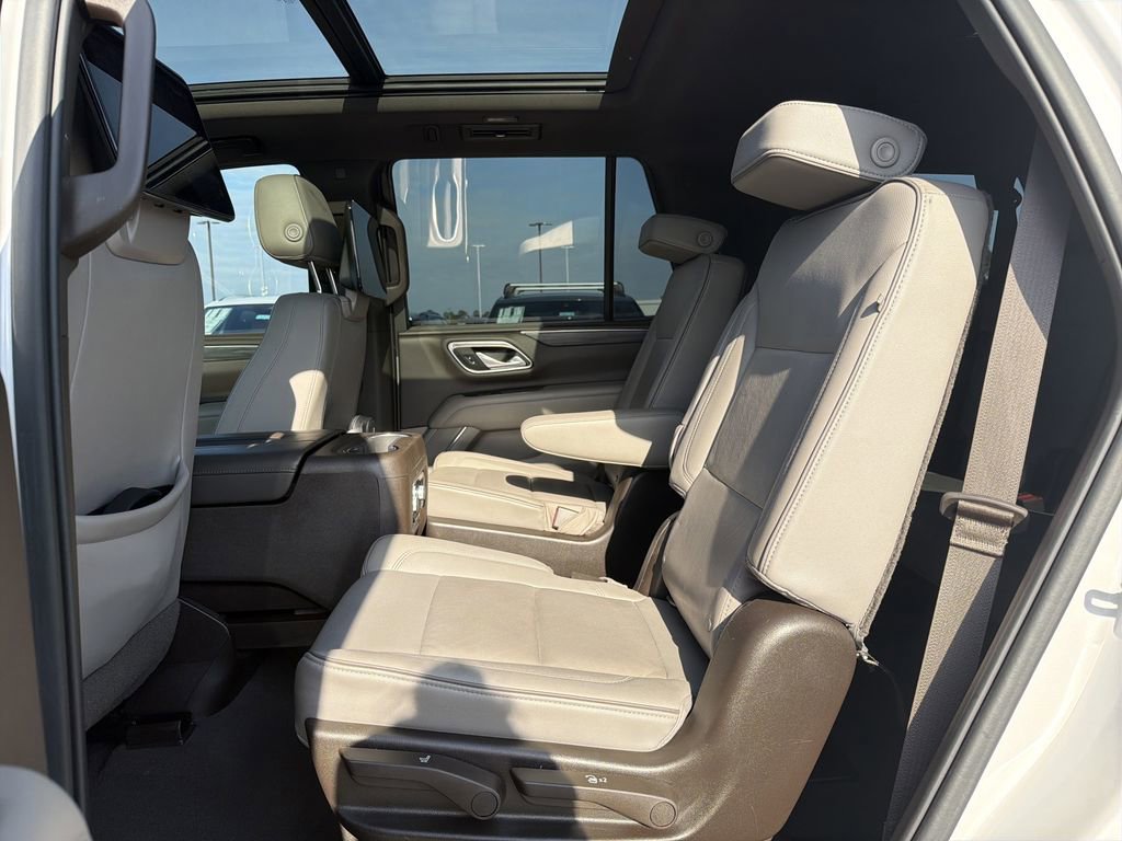 Used 2021 GMC Yukon SLT w/ SLT Premium Package AWD/4WD image 13
