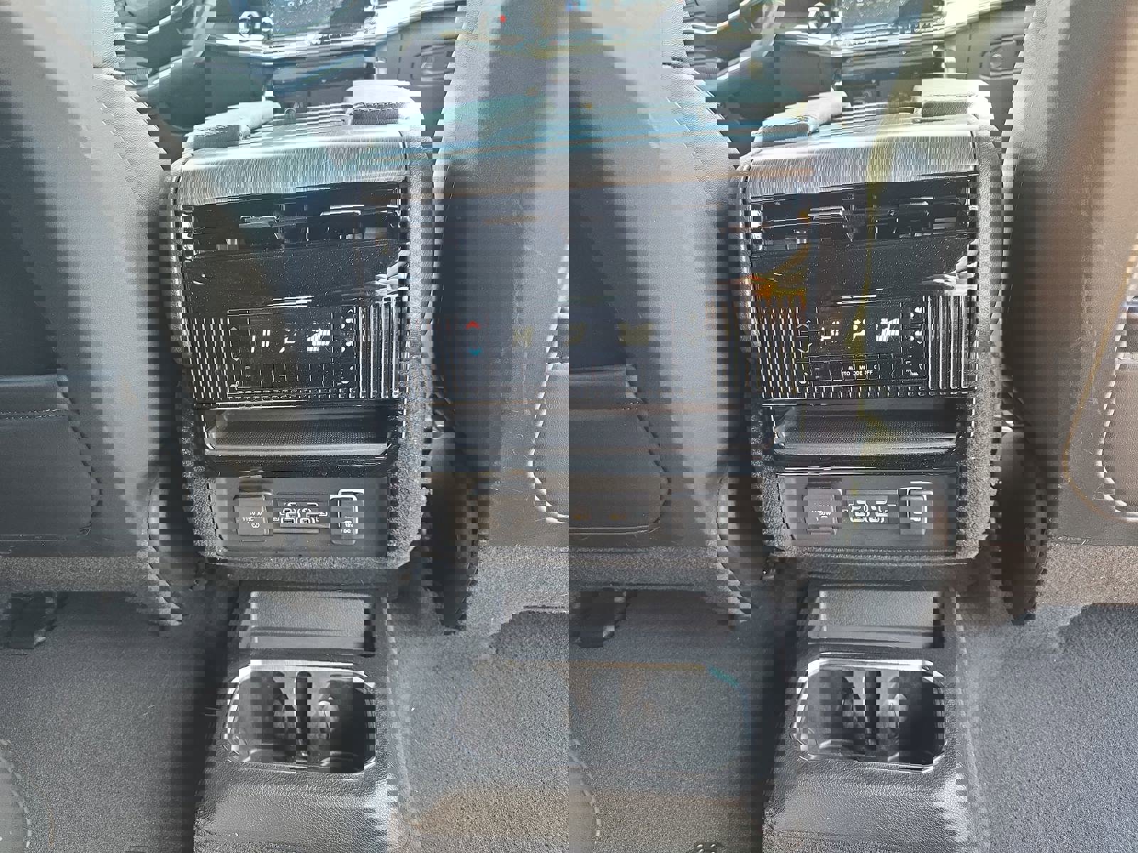 Used 2024 Jeep Wagoneer Series II image 13