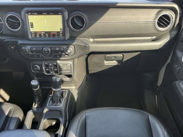 Used 2022 Jeep Wrangler Unlimited Sahara AWD/4WD image 18