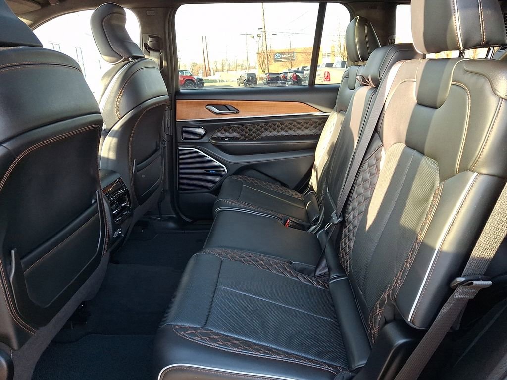 Used 2023 Jeep Grand Cherokee L Summit image 12