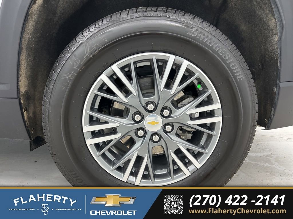 Used 2024 Chevrolet Traverse LT FWD image 19