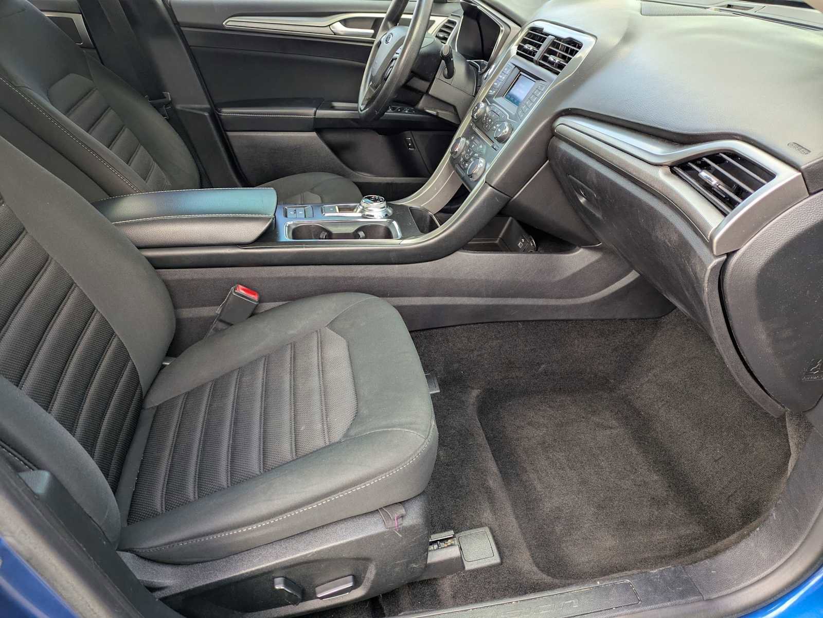 Used 2018 Ford Fusion SE image 22