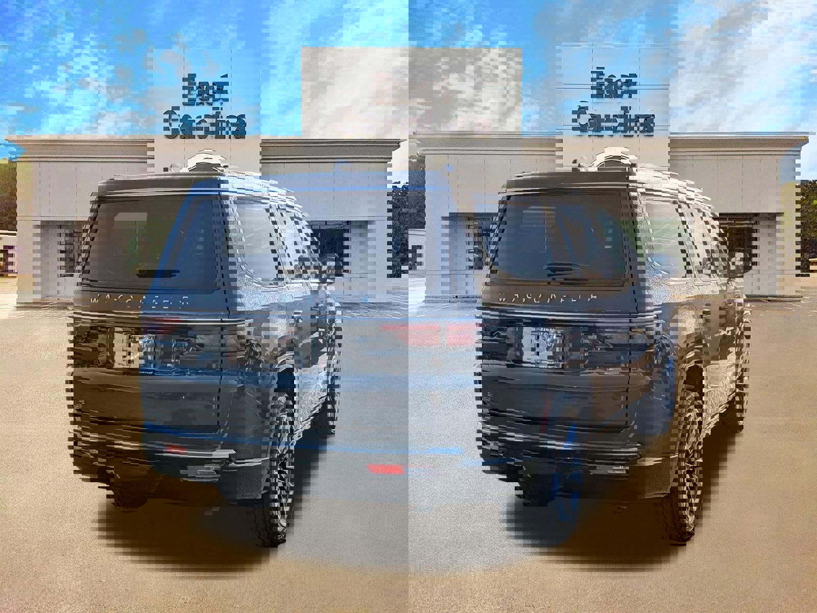 Certified 2025 Jeep Wagoneer Series III w/ Premium Group I image 3