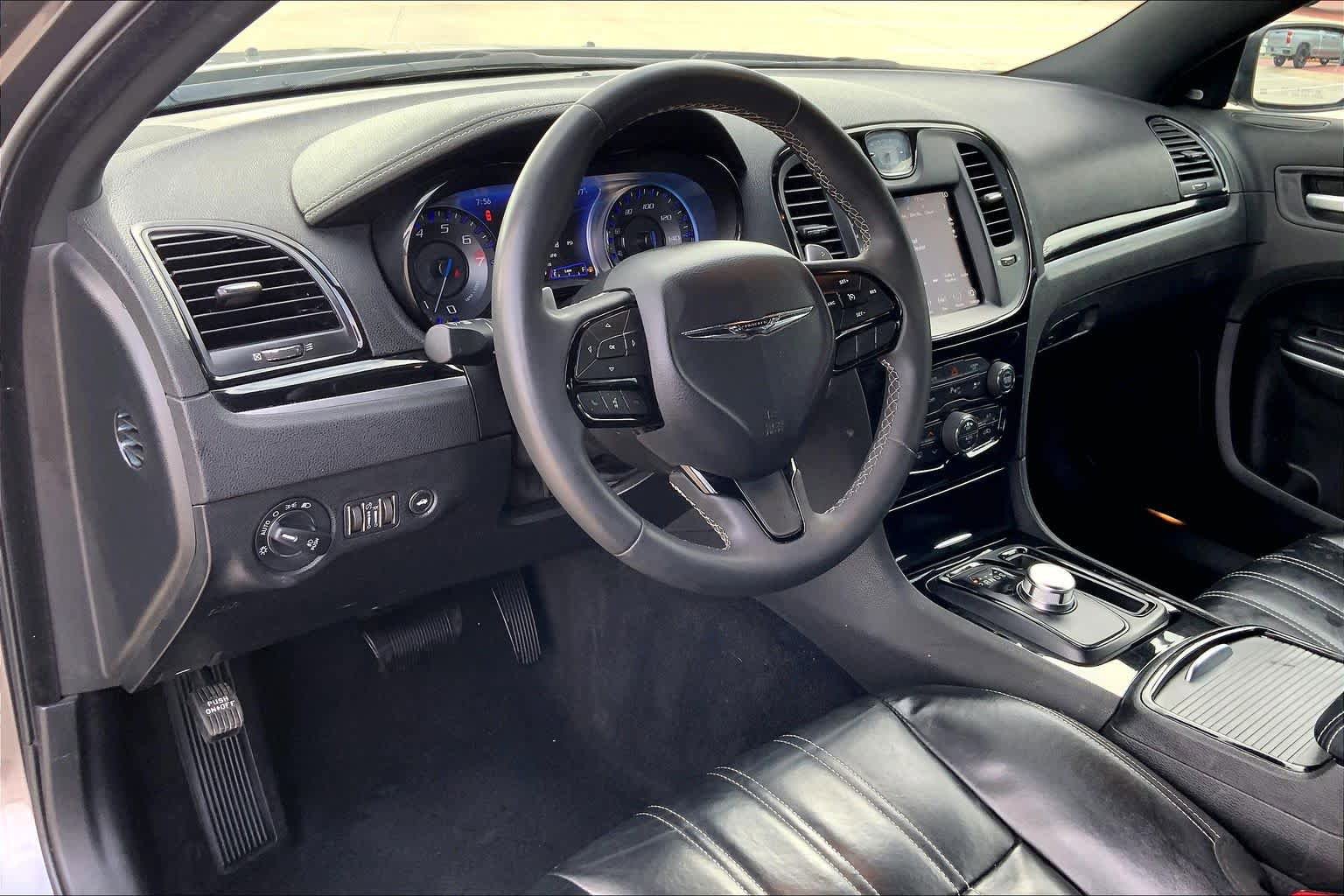 Used 2023 Chrysler 300 S image 18