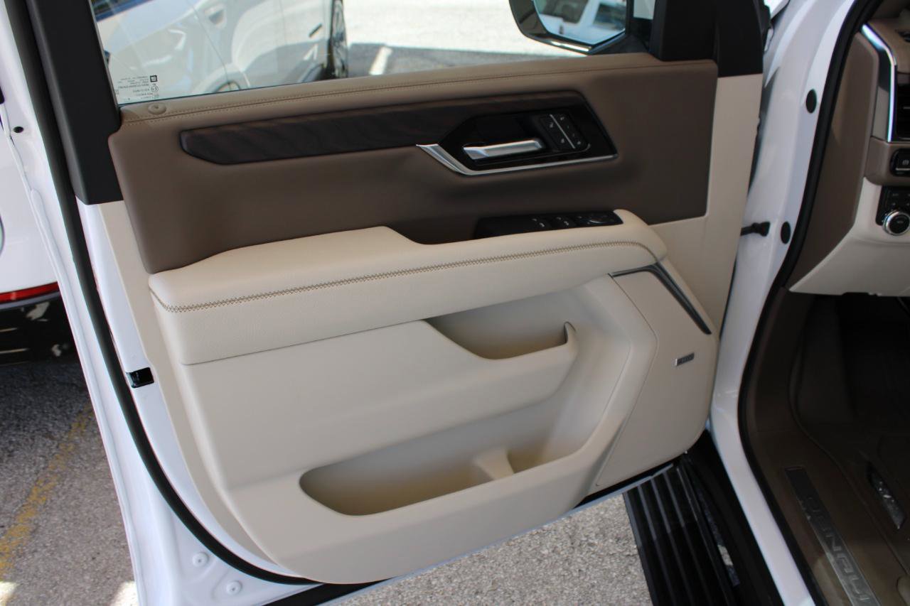 Used 2026 GMC Yukon XL Denali w/ Denali Reserve Package AWD/4WD image 10