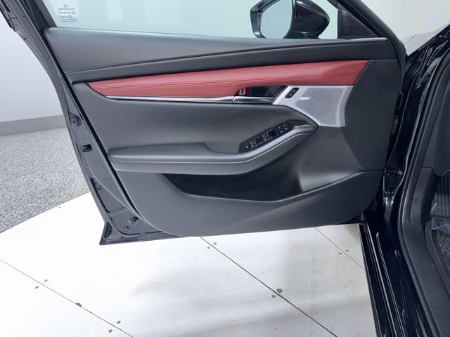 Used 2025 MAZDA MAZDA3 2.5 S Hatchback w/ Premium Pkg image 11