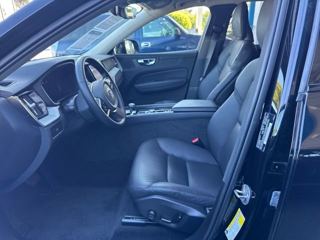 Used 2025 Volvo XC60 B5 Plus image 9