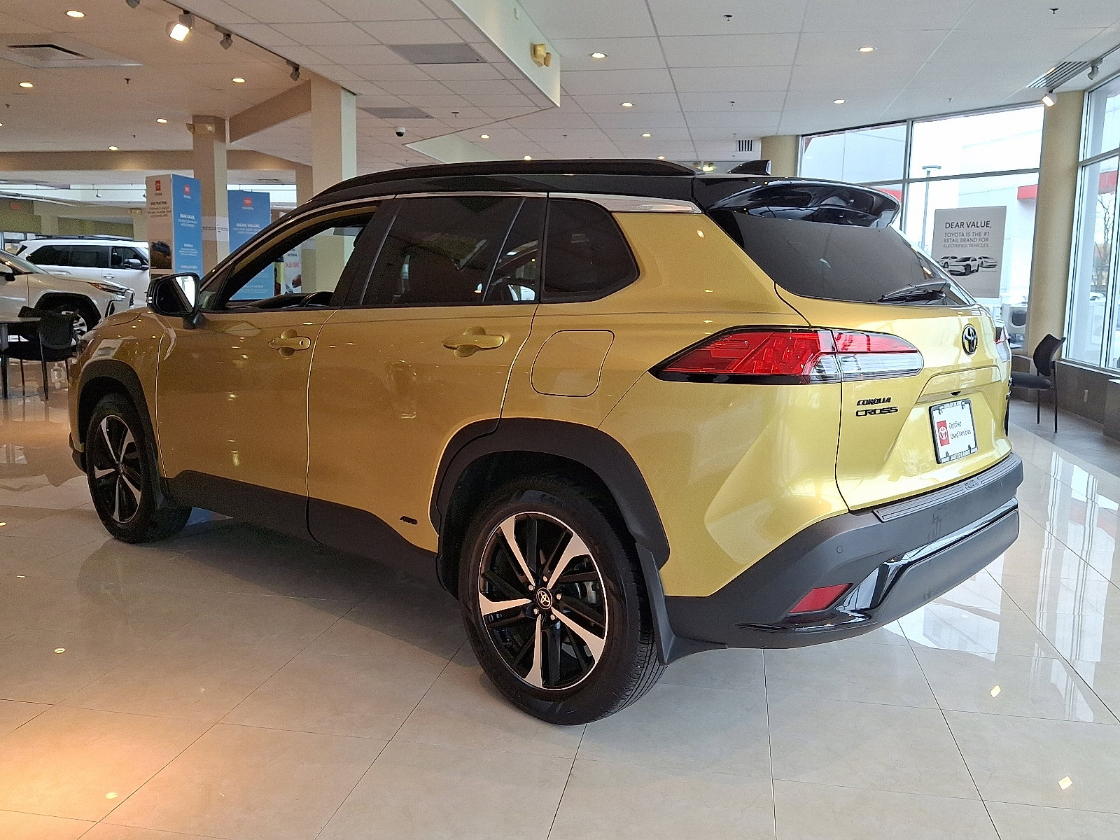 Certified 2023 Toyota Corolla Cross XSE image 5