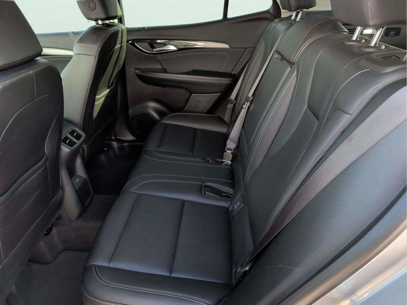 Used 2025 Buick Envision AWD Preferred image 14